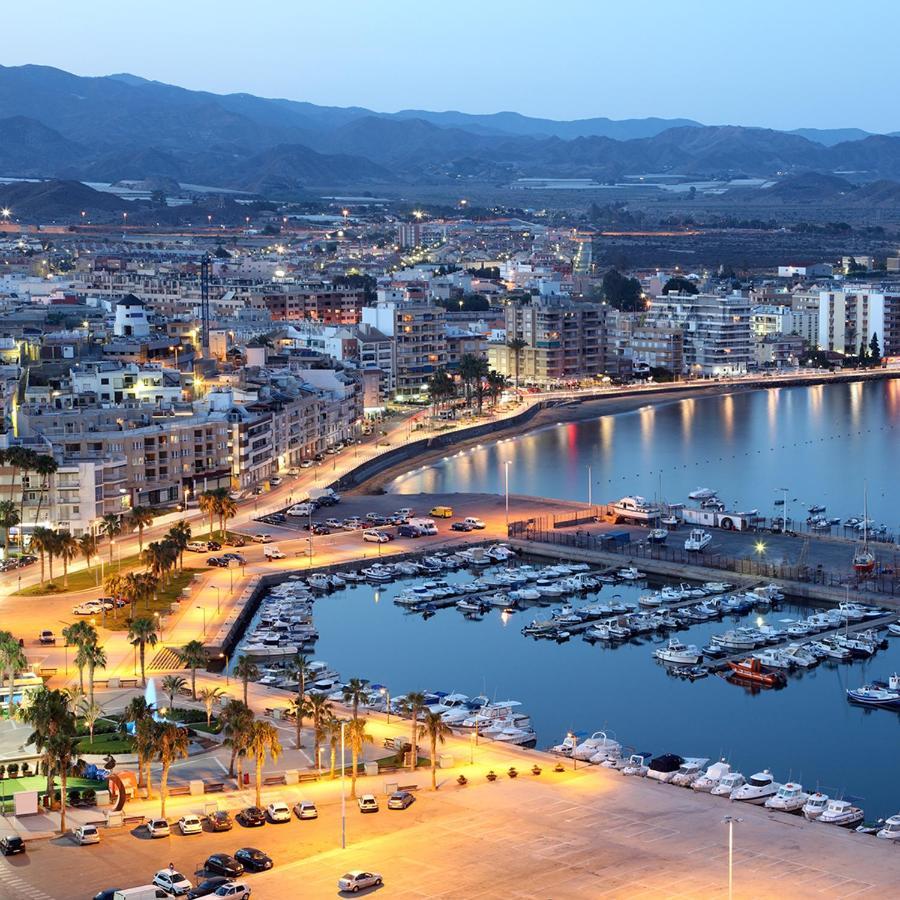 Sol & Playa Con Garaje Privado Apartment Aguilas